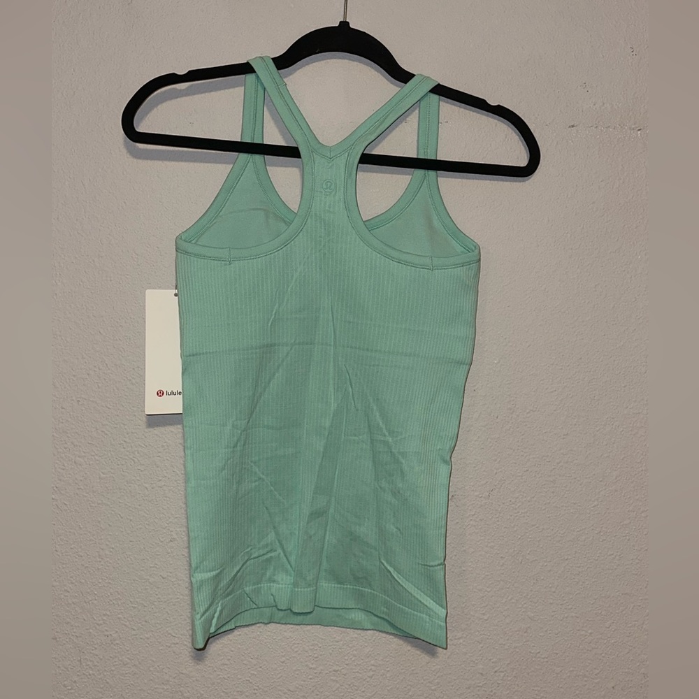Lululemon tank - Picture 4 of 7